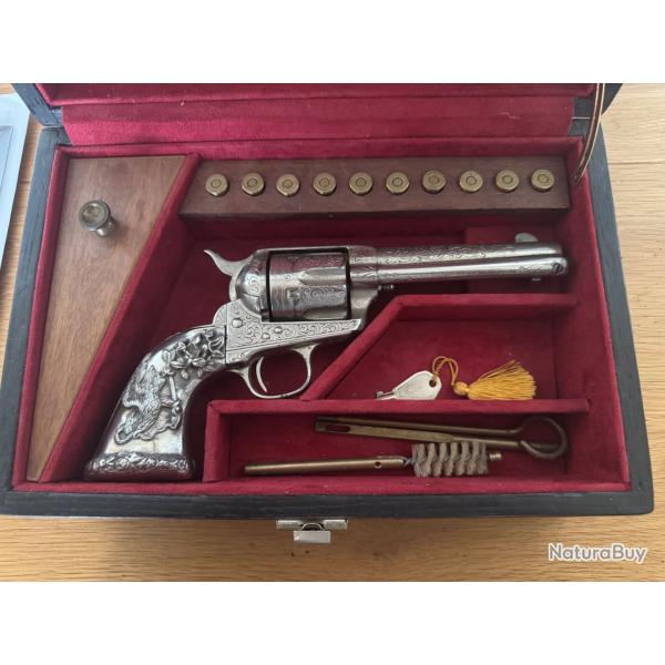 Colt 1873 ayant appartenu  ALAIN DELON.Colt Peacemaker 1873, calibre 45 Long Colt.