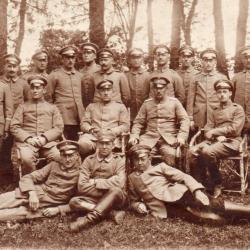 CPA -Photo - Un Groupe Soldats Allemands - N°1372