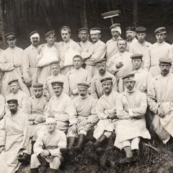 CPA -Photo - Un Groupe Soldats Allemands - N&deg;4277