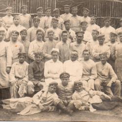 CPA -Photo - Un Groupe Soldats Allemands - N&deg;4282