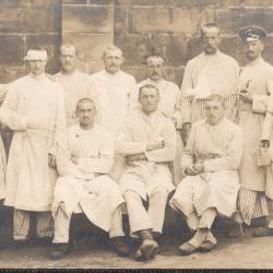 CPA -Photo - Un Groupe Soldats Allemands - N&deg;4286