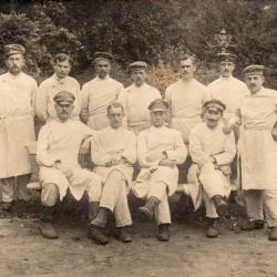 CPA -Photo - Un Groupe Soldats Allemands - N&deg;4287