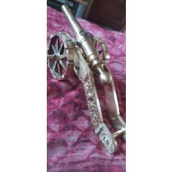 Canon en bronze ancien de collection