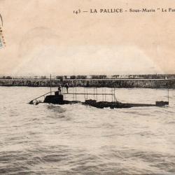 CPA - Marine de Guerre LA PALLICE - Sous-Marin " Le Farfadet " - N&deg;4293