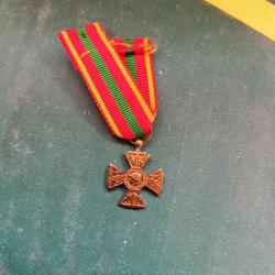 R&eacute;duction de la croix du combattant