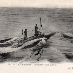 CPA -PHOTO-  Marine Guerre  Le " GYMNOTE " TORPILLEUR  SOUS MARIN  N&deg; 4302