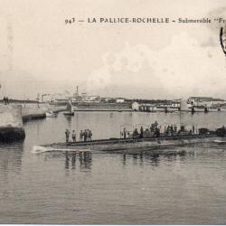 CPA -  Marine Guerre  -  SOUS MARIN  " FRESNEL "N&deg; 4303