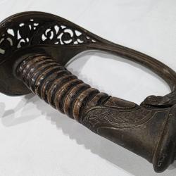 Épée d'Officier Ancienne XIXe - Monture en Laiton Sculpté - Poinçon inconnu - Complet avec Fourreau