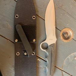 Couteau Delta Defender