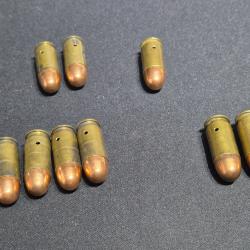 9 munitions en 45 ACP neutralisé avec diverse marquage FN , War co ,HP Auto 45 , W cc