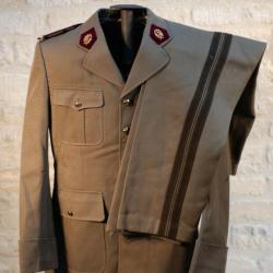 ARM&Eacute;E FRAN&Ccedil;AISE  - uniforme complet adjudant des services de sant&eacute; ann&eacute;es 70