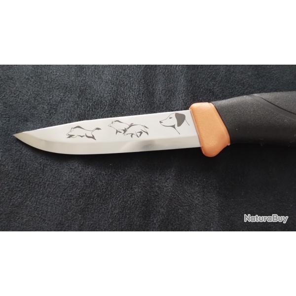 Couteau Morakniv Companion personnalis Chien &Sanglier - gravure laser artisanale - Cadeau chasseur
