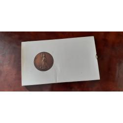 Pochette offerte par le Préfet de Police de Paris