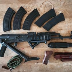 À vendre réplique airsoft AKMS VFC AEG kit Bakélite