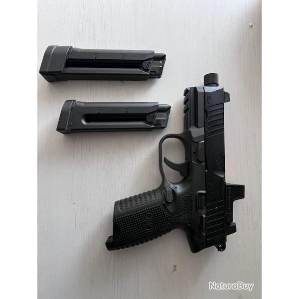 Vend FN 502 Tactical black (22LR) avec point rouge et modrateur de son.