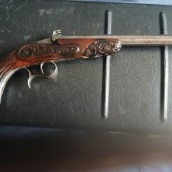 Pistolet de salon 9mm Flobert rare ( enchères 1 euro sans prix de réserve )
