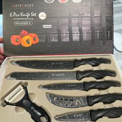 Set couteaux de cuisine NEUF....1 Euro