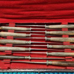 lot 11 Couteaux Dumas 32 " Delattre depuis 1532 - bois lame acier (affutable)