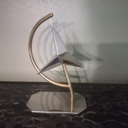 superbe sculpture moderniste  " MUGLER "