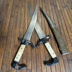 PAIRE DE POIGNARD ORIENTALE OS CORNE , LAME GRAVÉE EN ARABE