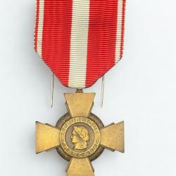 (11.002) Croix de la Valeur militaire