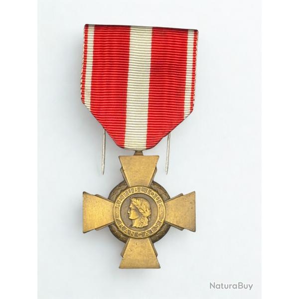(11.002) Croix de la Valeur militaire
