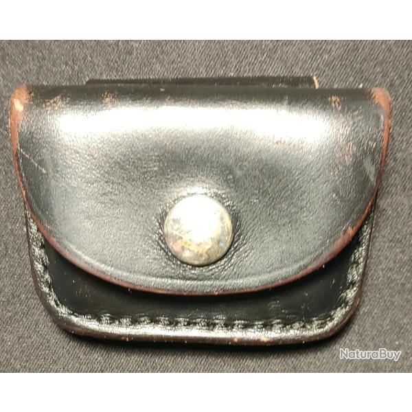 Trs joli et ancien tui de ceinture en cuir pour cartouches police/gendarmerie 38/357 Magnum