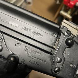 FAL L1A1 calibre 7,62x51 + Capot picatinny