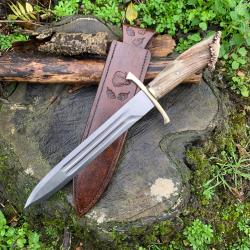 dague de chasse d'´artisan / bois de cerf / gravure sanglier , feuilles de chêne.  ( 1 )