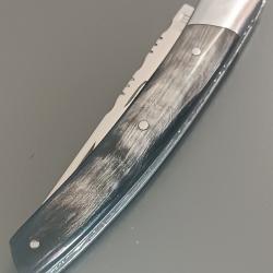 COUTEAU LE THIERS PAR CHEVALERIAS, manche CORNE, guilloché, NEUF.