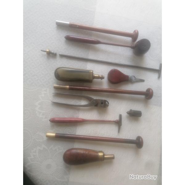 ensemble accessoires pour coffret de pistolets, moule a balle, poire a poudre, baguettes