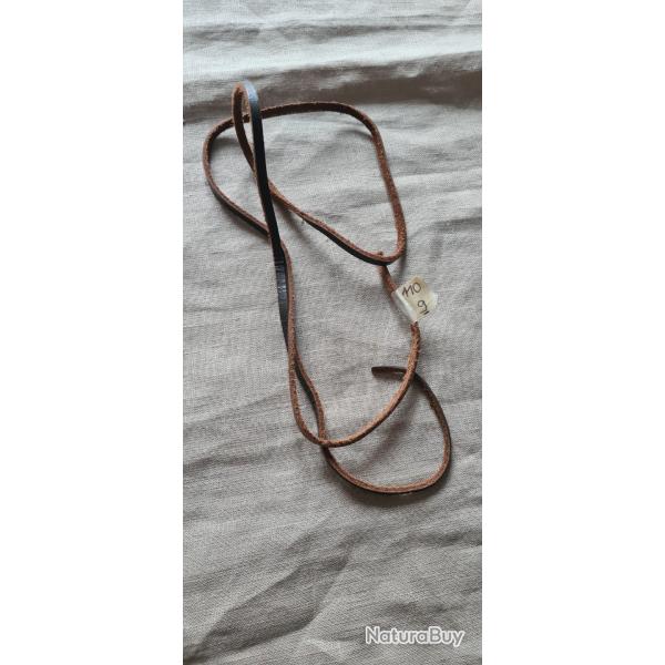 1  lacet cuir pour tui de colt ou couteau US      1,10 cm