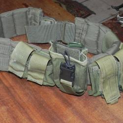 UNE CEINTURE CARTOUCHIERE TACTIQUE
