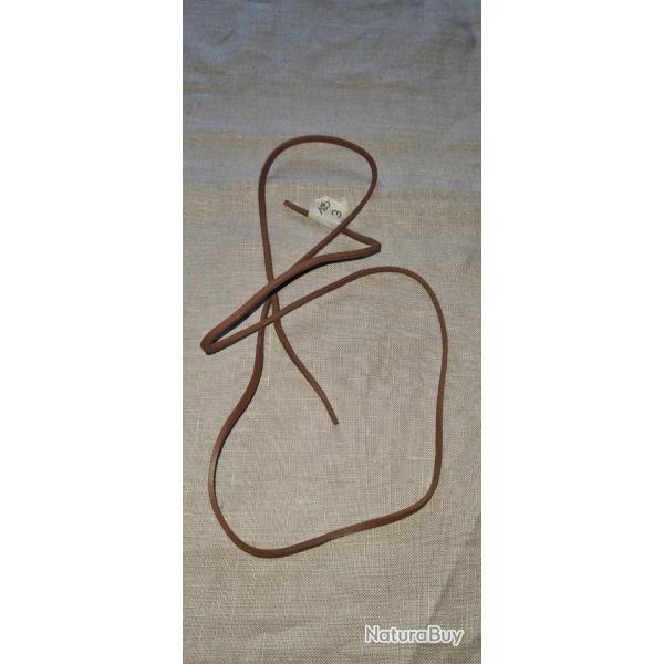 1  lacet cuir pour tui de colt ou couteau US      1,05  cm