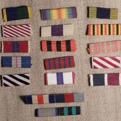 Lot 17 rubans pour ordres et médailles d'Angleterre