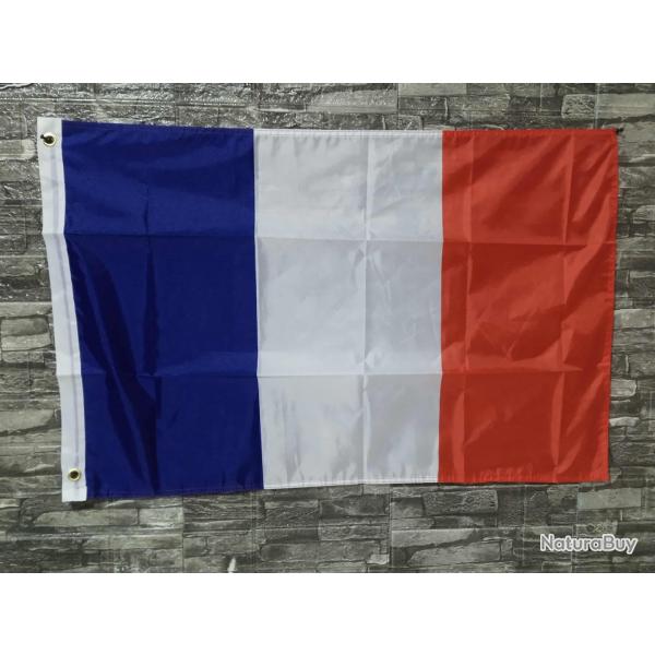 Drapeau Francais tricolore LIVRAISON OFFERTE