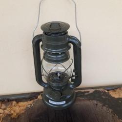 LAMPE &Agrave; P&Eacute;TROLE OLIVE 23 CM
