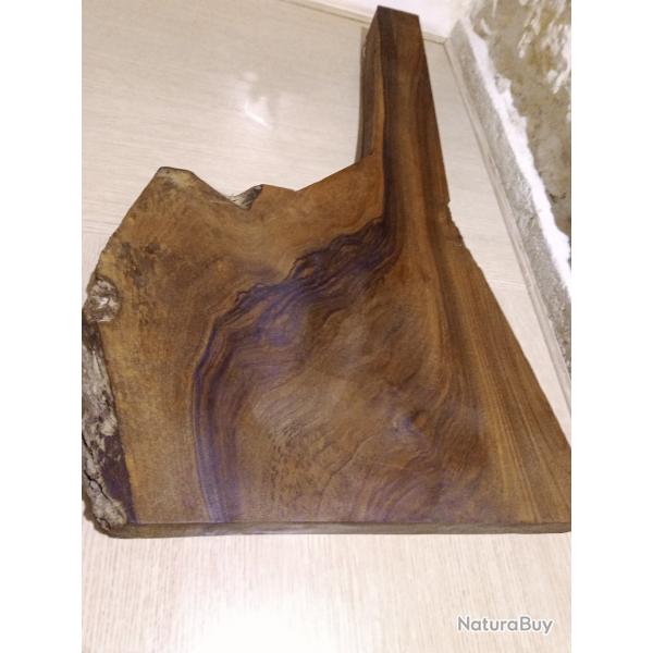 EBAUCHE DE CROSSE DE FUSIL EN NOYER FRANCAIS, QUALIT LUXE, VEINES NOIRES TRES DESSINES