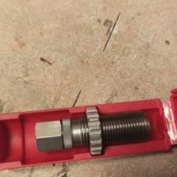 Outil lee charging die short